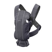 BabyBjorn - Marsupiu anatomic Mini, cu pozitii multiple de purtare – Anthracite, 3D Mesh, Culoare: Negru/Gri  - ExclusivMAG.ro