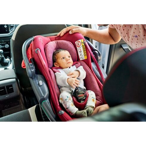 Scaun auto Maxi Cosi I-Size Coral+baza Familyfix3 Essential Red, Culoare: Rosu, Grupa: 0-13kg (0 luni - 12 luni) - poza 3 - ExclusivMAG.ro