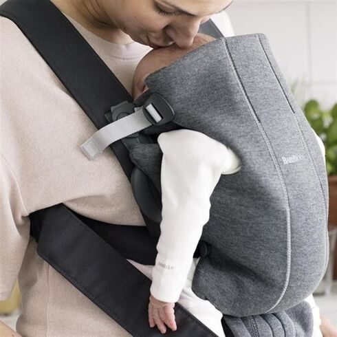 Marsupiu anatomic BabyBjorn Mini, cu pozitii multiple Dark Grey, 3D Jersey, Culoare: Gri,poza 4