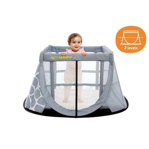 Patut Pliant Pop Up Aeromoov Giraph Sky, Culoare: Gri deschis, Dimensiuni: 120x60,poza 2  - ExclusivMAG.ro Patut Pliant Pop Up Aeromoov Giraph Sky, Culoare: Gri deschis, Dimensiuni: 120x60,poza 2