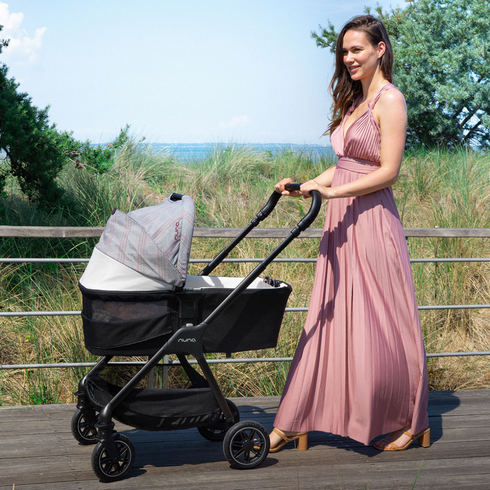 Landou pentru caruciorul Nuna TRIV, editie limitata Ellis, Culoare: Gri/Negru,poza 12  - ExclusivMAG.ro Landou pentru caruciorul Nuna TRIV, editie limitata Ellis, Culoare: Gri/Negru,poza 12