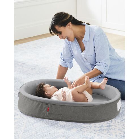 Cosulet pentru bebelusi Baby Nest Grey White Skip Hop - poza 3 - ExclusivMAG.ro
