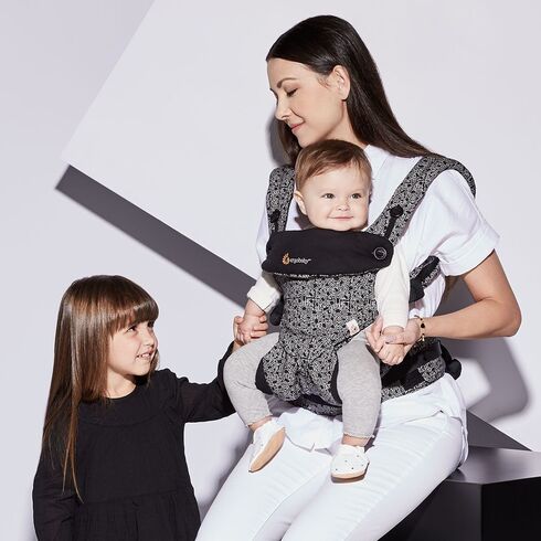 Marsupiu Ergobaby 4 Pozitii 360 Keith Haring Black Ergobaby - poza 4 - ExclusivMAG.ro
