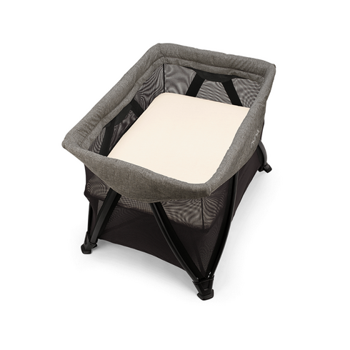 Patut pliant Nuna SENA Aire Charcoal, Culoare: Gri/Negru, Dimensiuni: 105x70,poza 4  - ExclusivMAG.ro Patut pliant Nuna SENA Aire Charcoal, Culoare: Gri/Negru, Dimensiuni: 105x70,poza 4