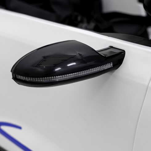 Masinuta electrica cu telecomanda MERCEDES BENZ AMG EQA, roti EVA, scaun tapitat, 101x69x53 cm, putere 70W - Alb, Culoare: Alb, Capacitate acumulator: 12V,poza 2  - ExclusivMAG.ro Masinuta electrica cu telecomanda MERCEDES BENZ AMG EQA, roti EVA, scaun tapitat, 101x69x53 cm, putere 70W - Alb, Culoare: Alb, Capacitate acumulator: 12V,poza 2