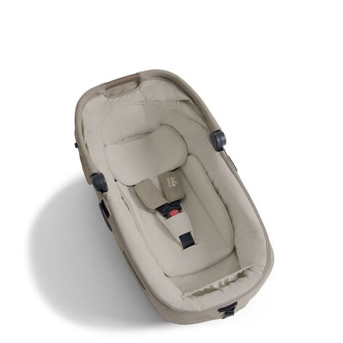 Landou auto Joie Calmi R129 Signature Sandstone, 40-70 cm, testat ADAC si certificat R129, Culoare: Crem,poza 4  - ExclusivMAG.ro Landou auto Joie Calmi R129 Signature Sandstone, 40-70 cm, testat ADAC si certificat R129, Culoare: Crem,poza 4