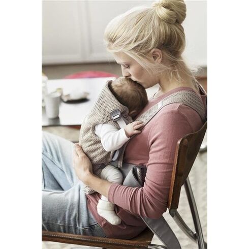 BabyBjorn - Marsupiu anatomic Mini, cu pozitii multiple de purtare, Greige, 3D Mesh, Culoare: Multicolor,poza 3