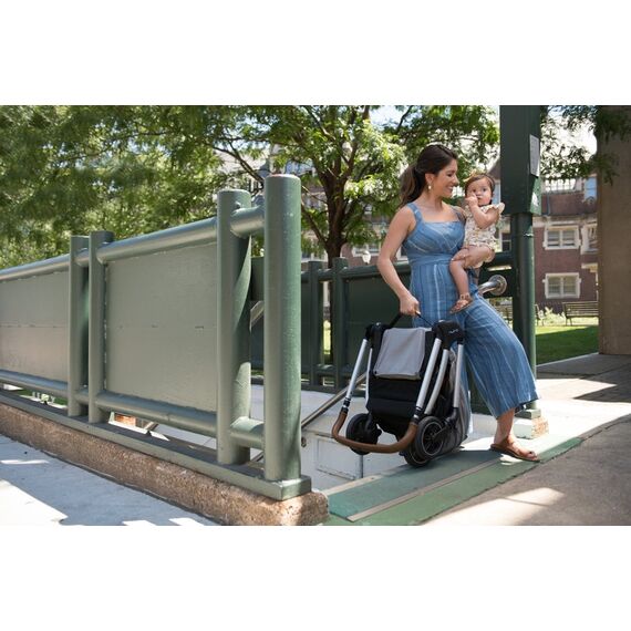 Carucior Nuna compact Triv Frost, Culoare: Gri deschis - poza 3 - ExclusivMAG.ro