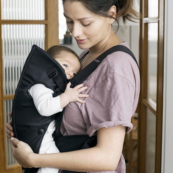 Marsupiu anatomic BabyBjorn Mini, cu pozitii multiple Black, Bumbac, Culoare: Negru - poza 3 - ExclusivMAG.ro