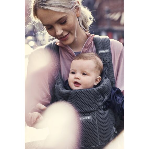 Marsupiu anatomic BabyBjorn Move, Antracit 3D Mesh, Culoare: Negru - poza 3 - ExclusivMAG.ro