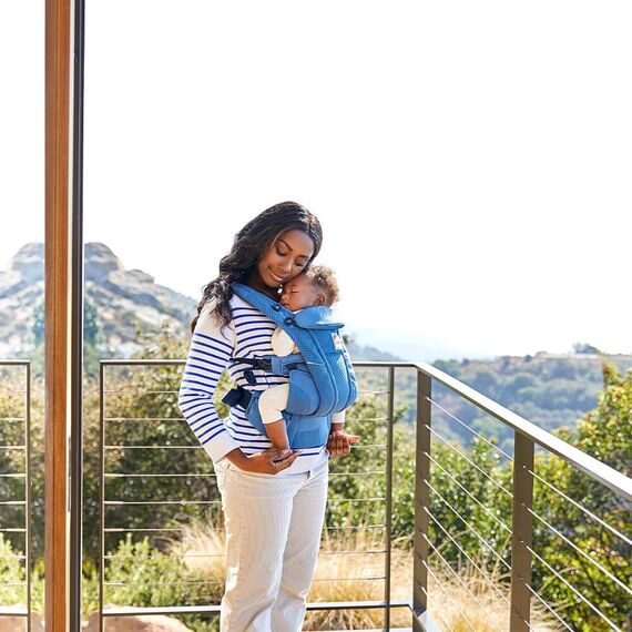 Marsupiu OMNI Breeze Sapphire Blue Ergobaby, Culoare: Blue - poza 3 - ExclusivMAG.ro