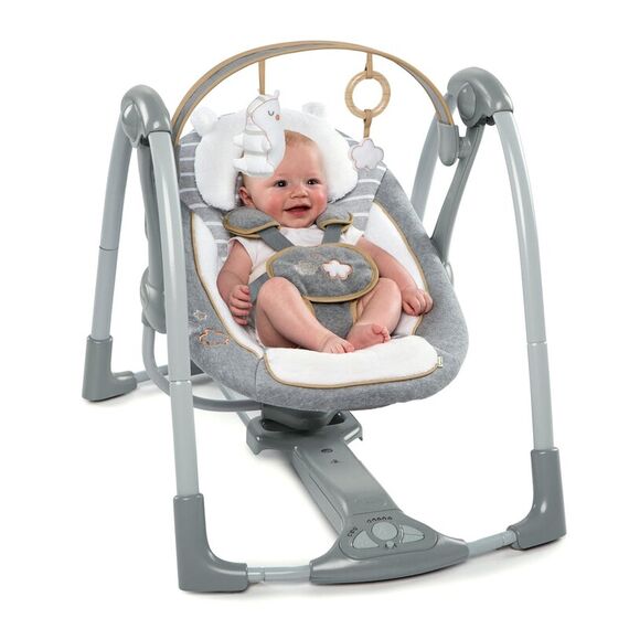 Leagan portabil Swing 'n Go Portable Swing™ Ingenuity Bella Teddy™ - poza 2 - ExclusivMAG.ro