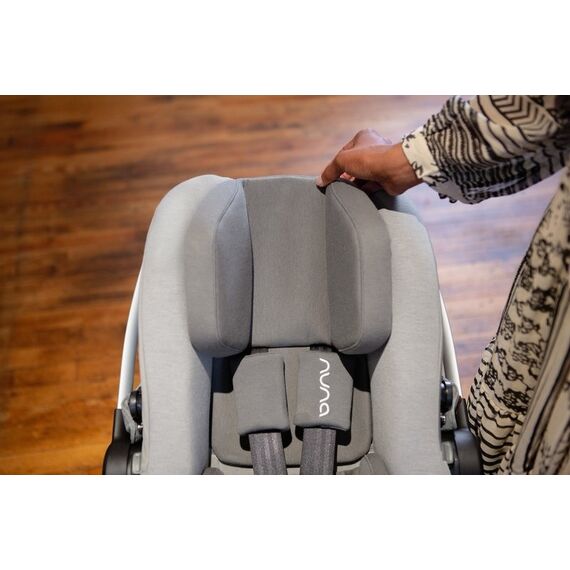 Scoica auto Nuna i-Size Pipa Next, nastere - 83 cm, editie limitata Ellis, Culoare: Negru, Grupa: 0-13kg (0 luni - 12 luni) - poza 11 - ExclusivMAG.ro