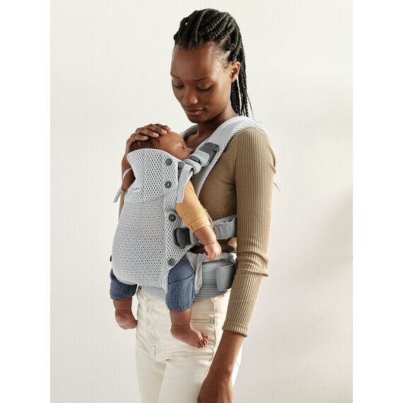 Marsupiu anatomic BabyBjorn cu multiple pozitii de purtare colectia Harmony, 3D Mesh, Silver - Editie Limitata, Culoare: Gri deschis - poza 4 - ExclusivMAG.ro