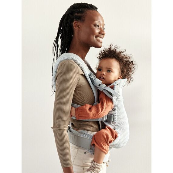 Marsupiu anatomic BabyBjorn cu multiple pozitii de purtare colectia Harmony, 3D Mesh, Silver - Editie Limitata, Culoare: Gri deschis - poza 6 - ExclusivMAG.ro
