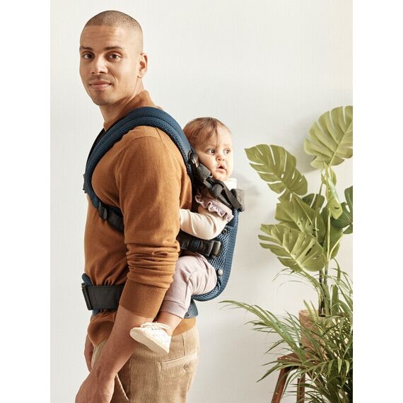 Marsupiu anatomic BabyBjorn cu multiple pozitii de purtare colectia Harmony, 3D Mesh, Navy Blue - Editie Limitata, Culoare: Albastru - poza 6 - ExclusivMAG.ro