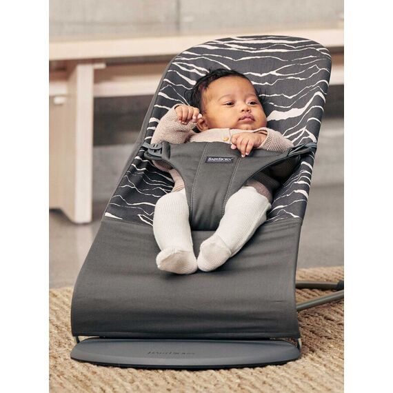 Balansoar BabyBjorn Bliss Anthracite/Landscape Bumbac - Editie Limitata, Culoare: Gri - poza 2 - ExclusivMAG.ro