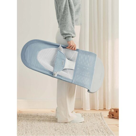 Balansoar Balance Soft, Sky Blue/White, Mesh BabyBjorn, Culoare: Blue - poza 7 - ExclusivMAG.ro
