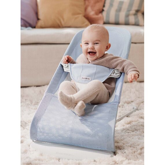 Balansoar Balance Soft, Sky Blue/White, Mesh BabyBjorn, Culoare: Blue - poza 2 - ExclusivMAG.ro