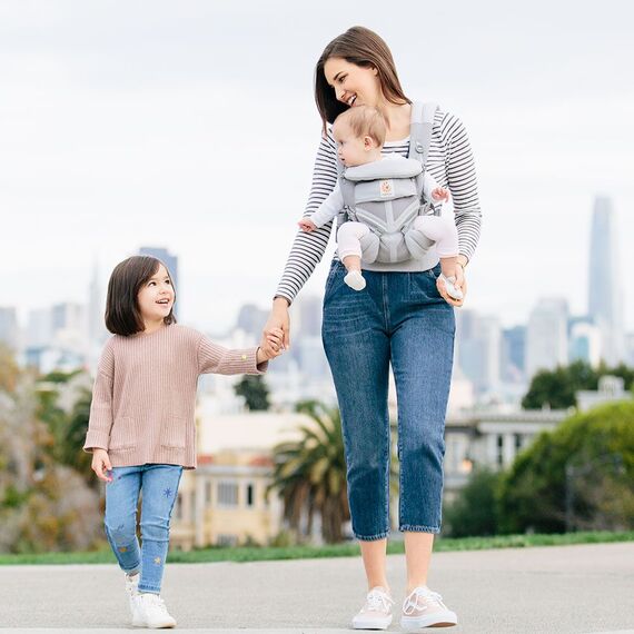 Marsupiu Omni 360 Cool Air Mesh Pearl Grey Ergobaby, Culoare: Gri deschis - poza 3 - ExclusivMAG.ro