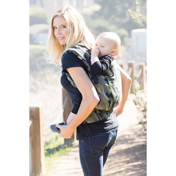 Marsupiu Tula Free-to-Grow Black Lightning - Baby Tula - poza 3 - ExclusivMAG.ro