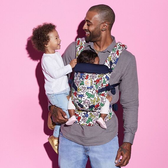 Marsupiu Adapt Keith Haring Pop 0 luni+ Ergobaby - poza 3 - ExclusivMAG.ro