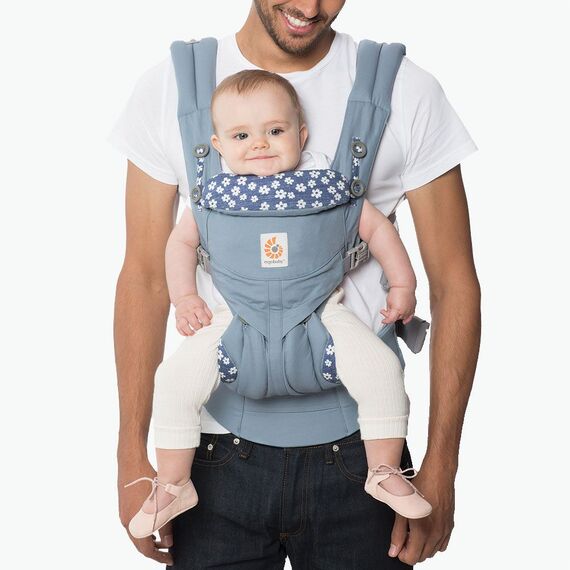 Marsupiu Omni 360 Blue Daisies All in One Ergobaby - poza 3 - ExclusivMAG.ro