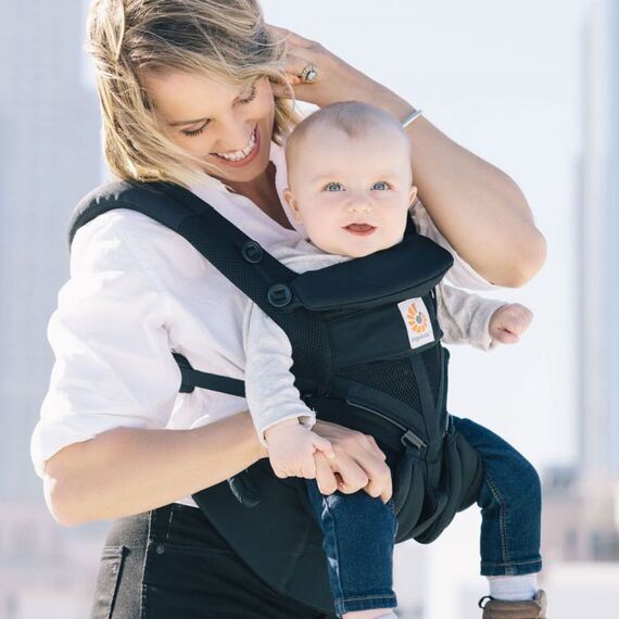 Marsupiu Omni 360 Cool Air Mesh Onyx Black pana la 20 kg Ergobaby - poza 2 - ExclusivMAG.ro
