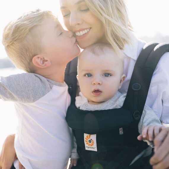 Marsupiu Omni 360 Cool Air Mesh Onyx Black pana la 20 kg Ergobaby - poza 3 - ExclusivMAG.ro
