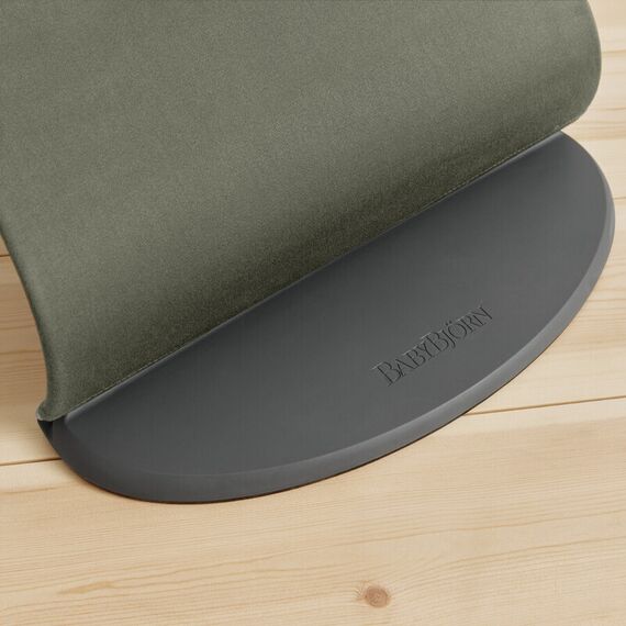 BabyBjorn - Balansoar Bliss Dark Green cu aspect delicat de petala, tesatura matlasata, Culoare: Verde - poza 5 - ExclusivMAG.ro
