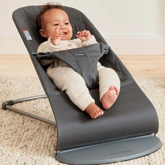 BabyBjorn - Balansoar Bliss Anthracite cu aspect delicat de petala, tesatura matlasata, Culoare: Negru - poza 8 - ExclusivMAG.ro