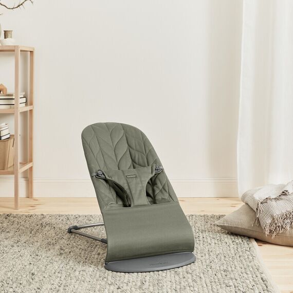 BabyBjorn - Balansoar Bliss Dark Green cu aspect delicat de petala, tesatura matlasata, Culoare: Verde - poza 3 - ExclusivMAG.ro