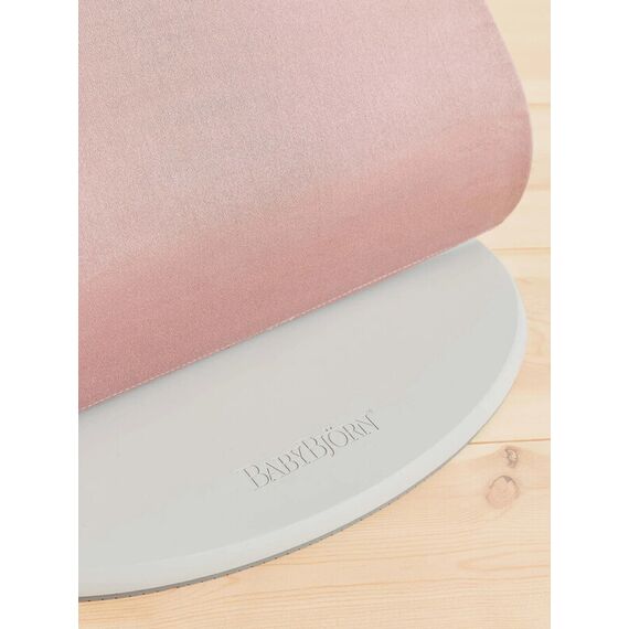 BabyBjorn - Balansoar Bliss Dusty Pink cu aspect delicat de petala, tesatura matlasata, Culoare: Roz - poza 10 - ExclusivMAG.ro