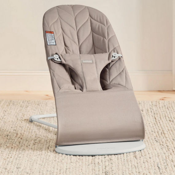 BabyBjorn - Balansoar Bliss Sand Gray cu aspect delicat de petala, tesatura matlasata, Culoare: Crem - poza 2 - ExclusivMAG.ro