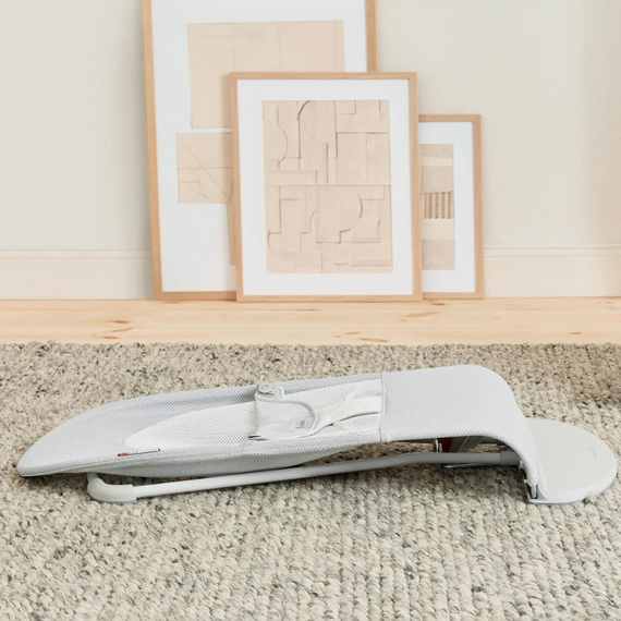 BabyBjorn - Balansoarul Balance Soft Silver/White, Mesh, Culoare: Gri deschis - poza 7 - ExclusivMAG.ro