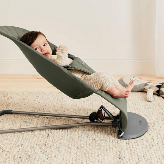 BabyBjorn - Balansoar Bliss Dark Green din tesatura matlasata cu aspect Clasic, Culoare: Verde inchis - poza 2 - ExclusivMAG.ro