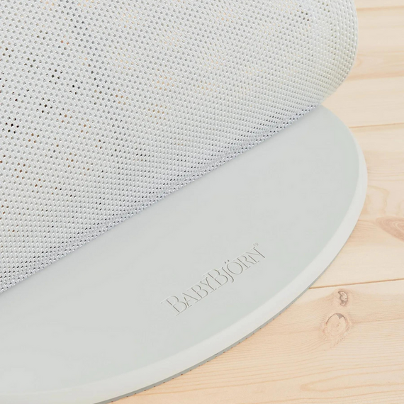 BabyBjorn - Balansoarul Balance Soft Silver/White, Mesh, Culoare: Gri deschis - poza 3 - ExclusivMAG.ro