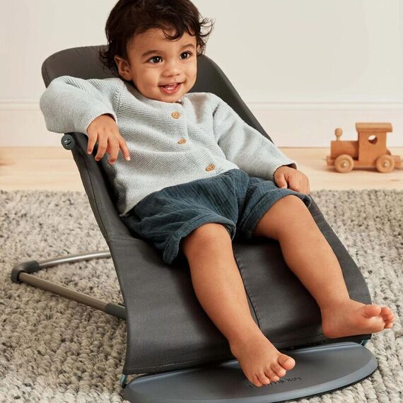 BabyBjorn - Balansoar Bliss Anthracite cu aspect delicat de petala, tesatura matlasata, Culoare: Negru - poza 5 - ExclusivMAG.ro