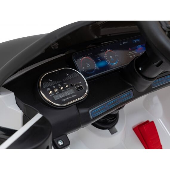 Masinuta electrica cu telecomanda MERCEDES BENZ AMG EQA, roti EVA, scaun tapitat, 101x69x53 cm, putere 70W - Alb, Culoare: Alb, Capacitate acumulator: 12V - poza 8 - ExclusivMAG.ro