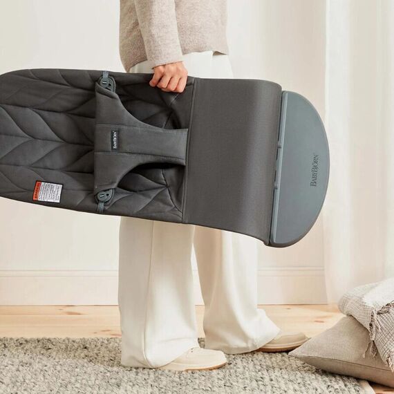 BabyBjorn - Balansoar Bliss Anthracite cu aspect delicat de petala, tesatura matlasata, Culoare: Negru - poza 10 - ExclusivMAG.ro