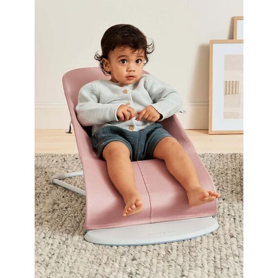 BabyBjorn - Balansoar Bliss Dusty Pink cu aspect delicat de petala, tesatura matlasata, cu bara de jucarii inclusa, Culoare: Roz - poza 6 - ExclusivMAG.ro
