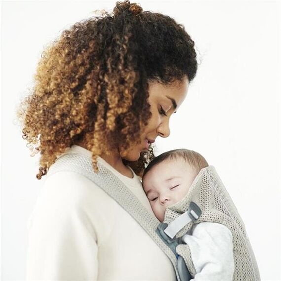 BabyBjorn - Marsupiu anatomic Mini, cu pozitii multiple de purtare, Greige, 3D Mesh, Culoare: Multicolor - poza 2 - ExclusivMAG.ro