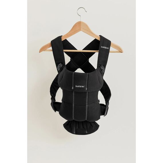 BabyBjorn - Marsupiu anatomic Mini, cu pozitii multiple de purtare, Black, Tesatura-Tricot, Culoare: Negru - poza 5 - ExclusivMAG.ro