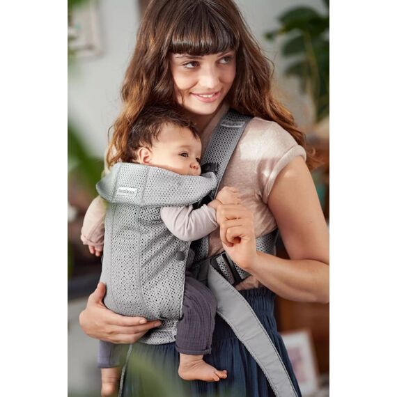 Babybjorn - Marsupiu anatomic Mini, cu multiple pozitii de purtare, Grey, 3D Mesh, Culoare: Gri - poza 2 - ExclusivMAG.ro