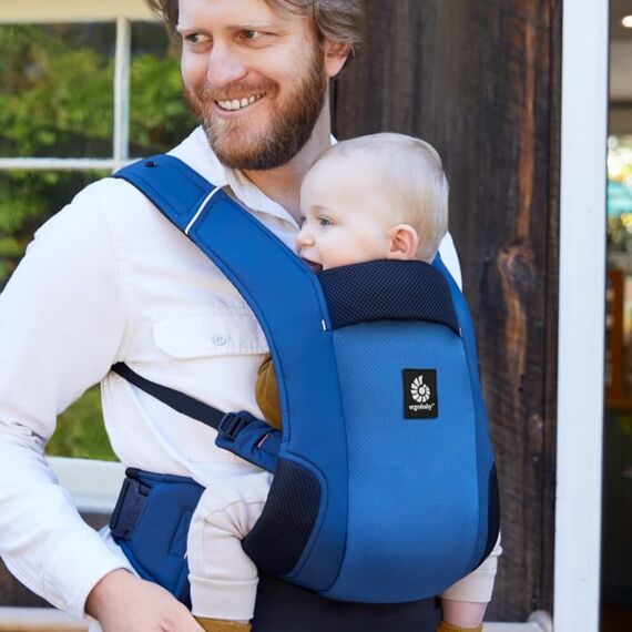 Ergobaby Marsupiu Away Midnight Blue, Culoare: Albastru - poza 3 - ExclusivMAG.ro