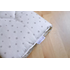 Pernita suplimentara pentru leagan bebelusi, Grey Stars, Culoare: Alb/Gri  - ExclusivMAG.ro Pernita suplimentara pentru leagan bebelusi, Grey Stars, Culoare: Alb/Gri
