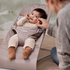 BabyBjorn - Balansoar Bliss Sand Gray cu aspect delicat de petala, tesatura matlasata, Culoare: Crem,poza 9